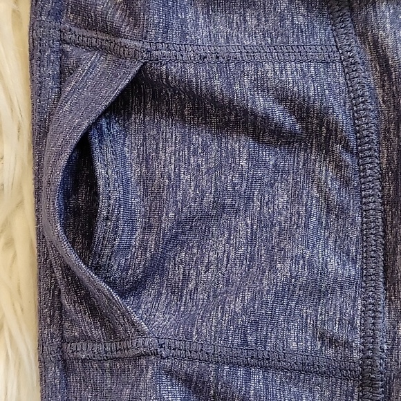 Athleta active butter soft high waisted capris with drop pocket womens size L - Picture 9 of 9